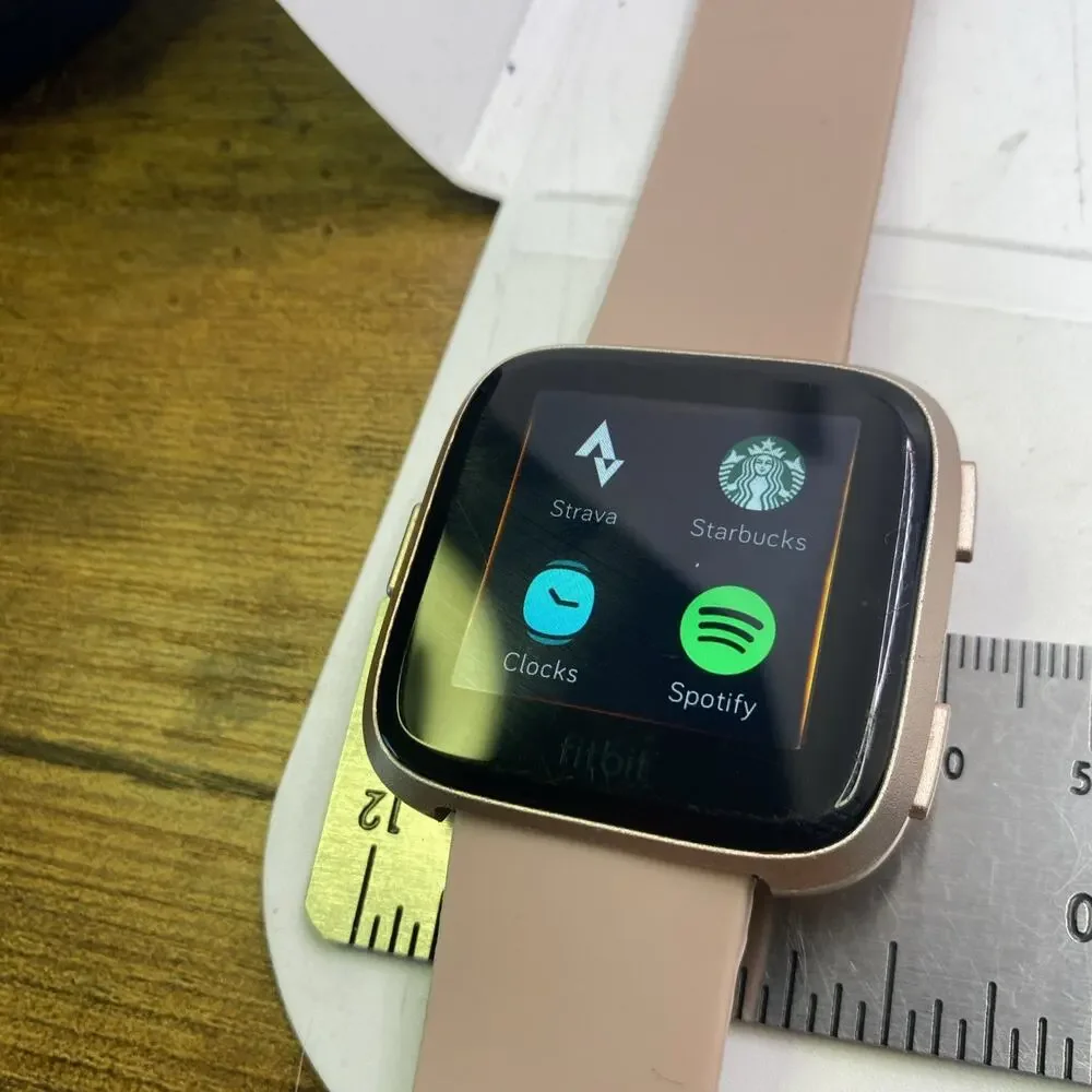 Fitbit Versa Womens Activity Tracker Watch Works